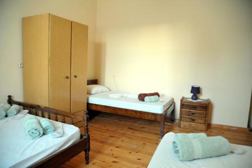 Hostal Topakas House