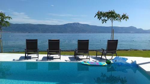 Acadia Beach Villas Slatine