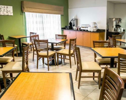 Hotel Sleep Inn & Suites Stony Creek