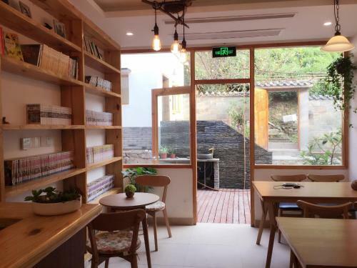 Hangzhou Luchai Inn Cartoon House