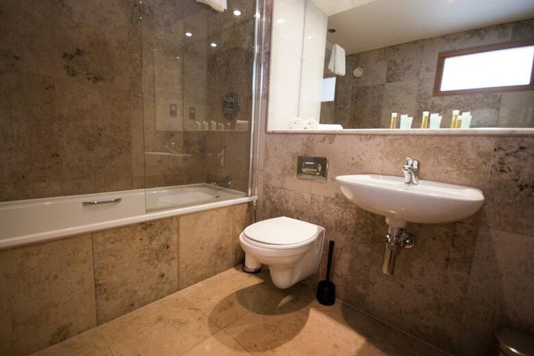Hotel Amberley House By Thekeycollections