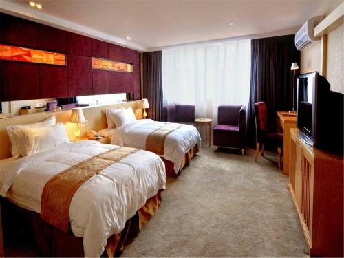 Zhongshan Louis Hotel