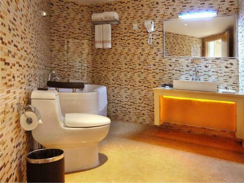 Zhongshan Louis Hotel