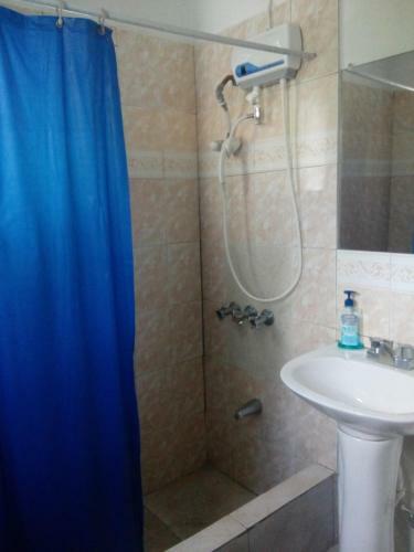 Hostal Holiday Home - Guest House