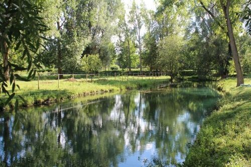 Bed & Breakfast Chambres D'h�tes Les Ecuries De La Source