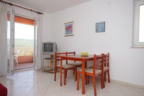 Hostal Apartments With A Parking Space Rabac (labin) - 7644