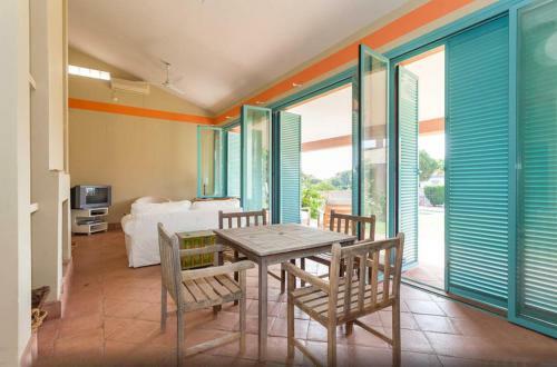 Casas Bohemian Villa Roche