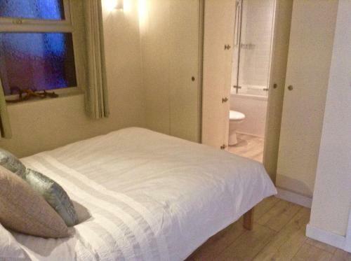 Superb Cintra Beachside Apartments