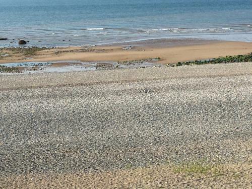 Superb Cintra Beachside Apartments