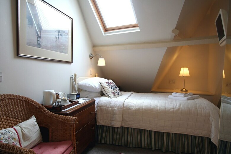 Bed & Breakfast Glencree House