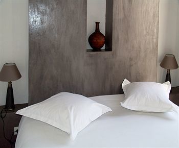Hotel H�tel Le Ryad Marseille