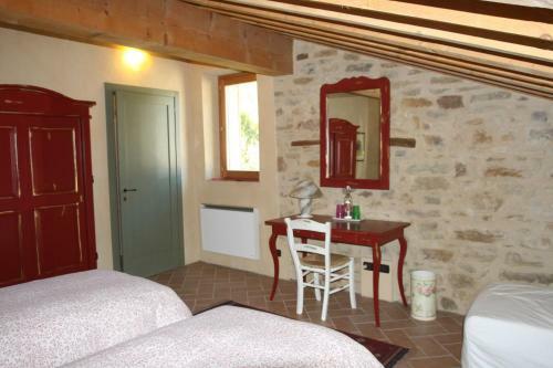 Sacreterre Room And Breakfast