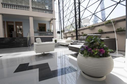 Hotel Camino Plaza
