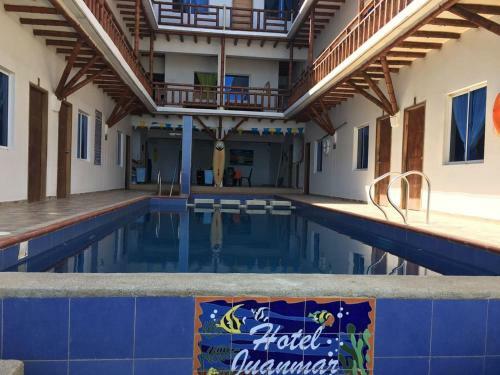 Hotel Y Caba�as Juanmar