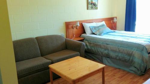 Westport Station Motel