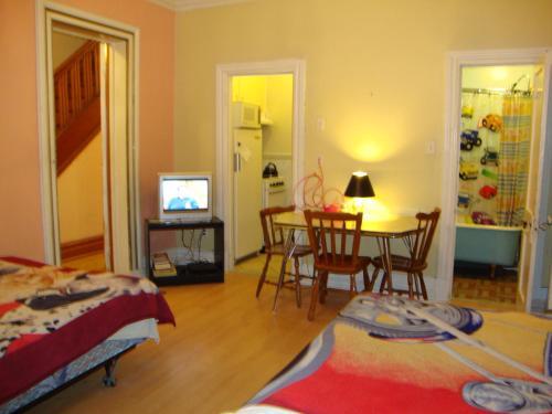 Hotel & Suites Place Des Arts