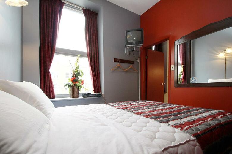 Hotel H�tel Champ-de-mars