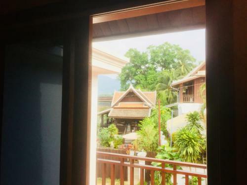 Hostal Merry Riverside Hotel
