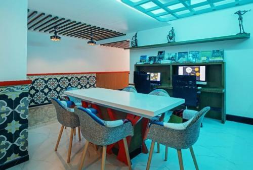 Hotel Zone By The Park, Orr, Chennai
