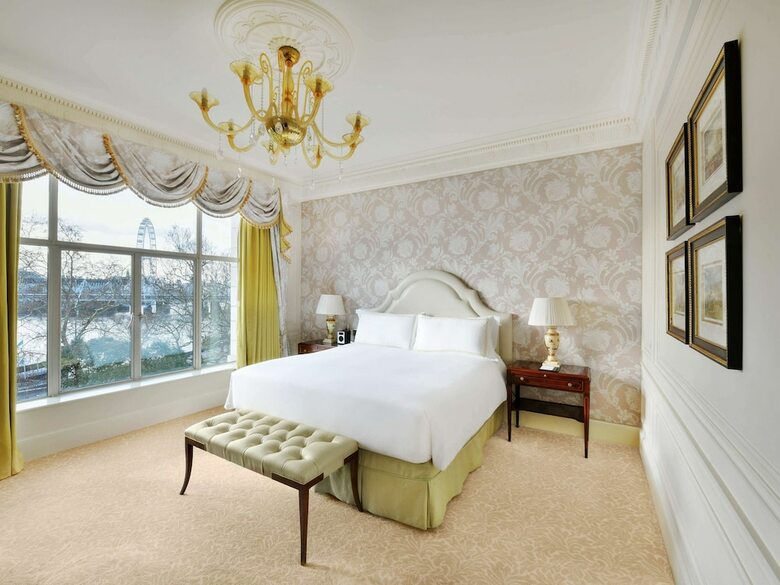 Hotel Savoy