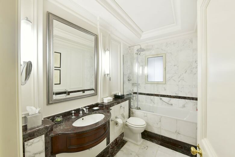 Hotel Savoy