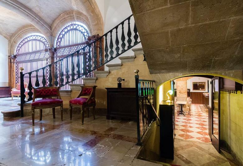 Hotel Born