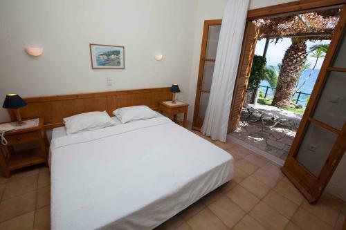 Aparthotel Grekis Beach Hotel And Apartments