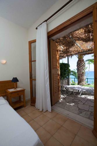 Aparthotel Grekis Beach Hotel And Apartments