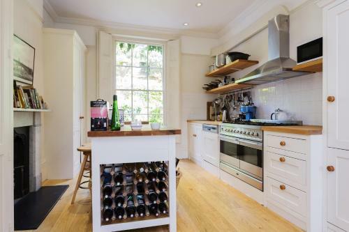 Veeve - Five Bedroom House In Greenwich