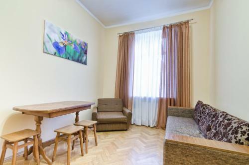 Apartment On Kulisha10
