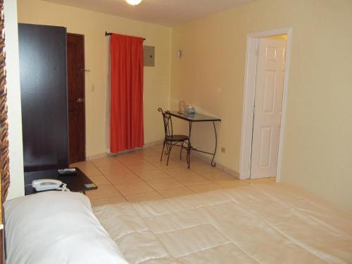 Dolphin Executives Hotel