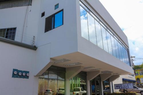 Dolphin Executives Hotel