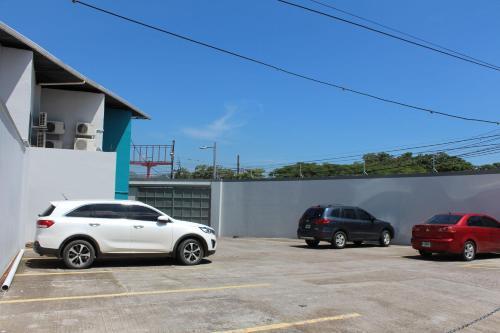 Dolphin Executives Hotel