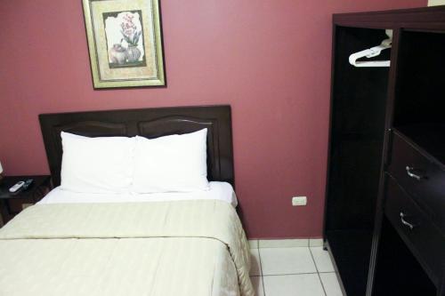 Dolphin Executives Hotel
