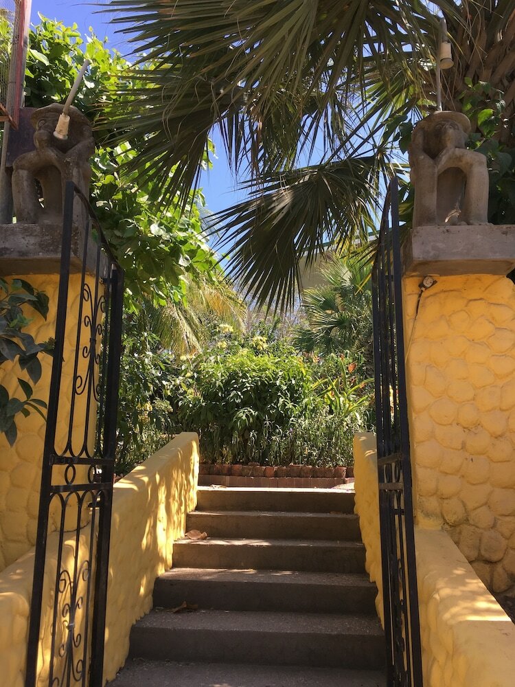 El Mono Loco Hotel