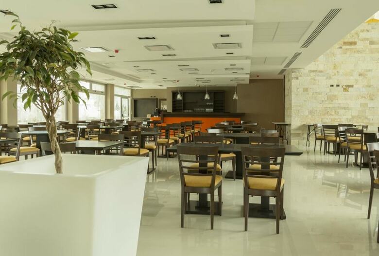 Hotel Howard Johnson Neuquen