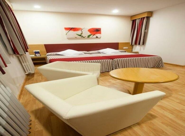 Hotel Amic Col�n