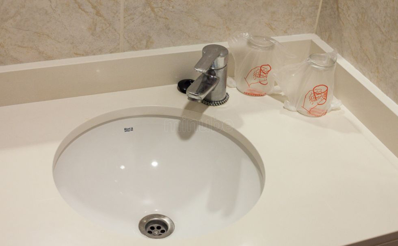 Hotel Amic Col�n