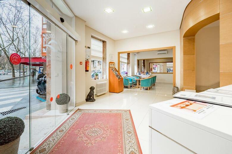Hotel Amic Col�n
