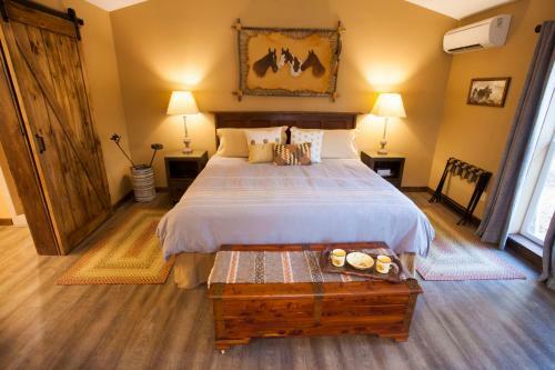 Bed & Breakfast Red Tail Ranch