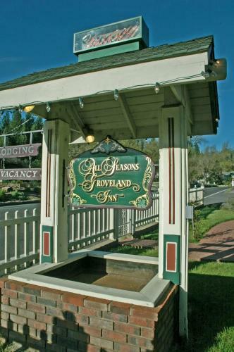 Bed & Breakfast All Seasons Groveland Inn