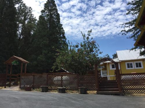 Hostal Yosemite International Hostel