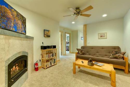 Lodgepole Pine Chalet