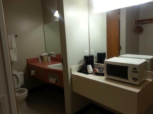 Hotel Caledonia Motor Inn