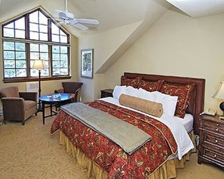 Hotel St. James Place
