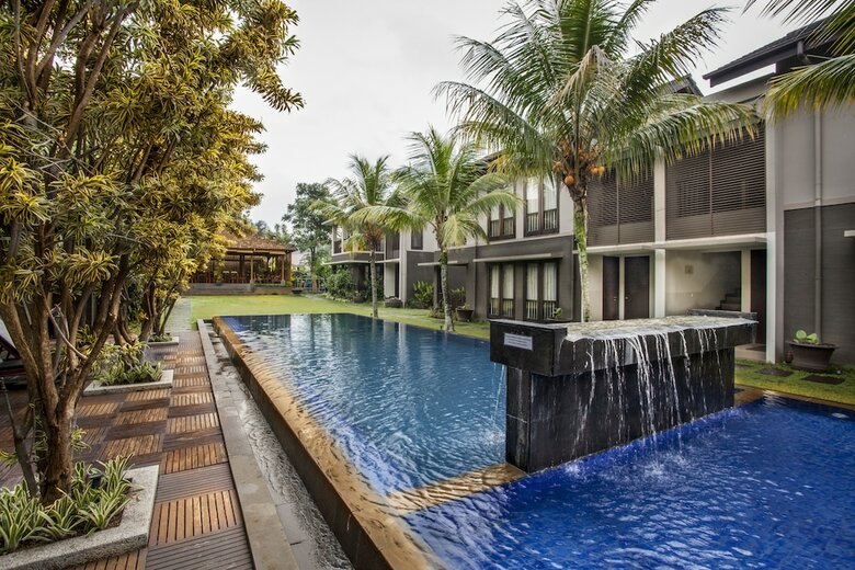 Summer Hills Hotel
