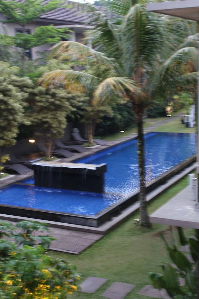 Summer Hills Hotel