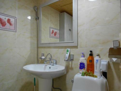 Hostal Happiness Full Hanok Guesthouse