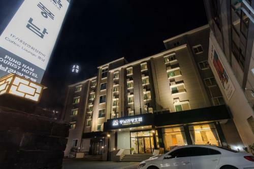 Pung Nam Tourist Hotel