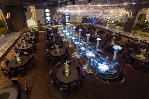 Charis Hotel